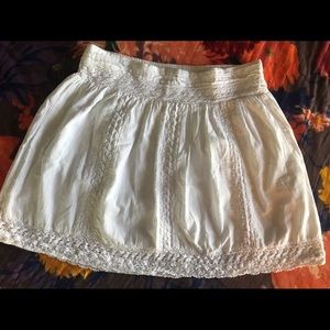 Gap white lace mini skirt, size M